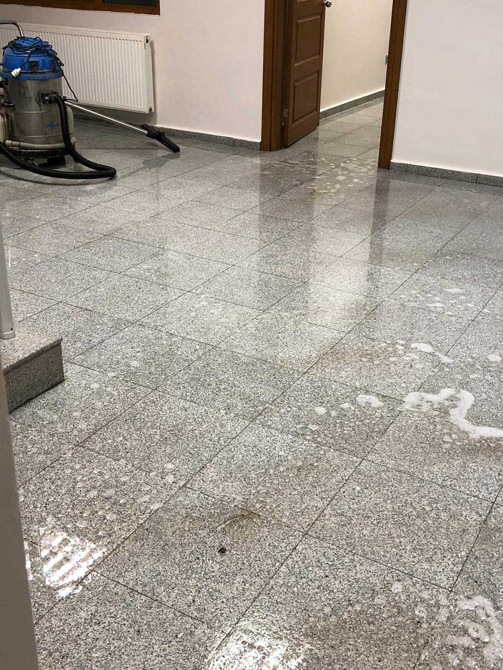 Apartman Site merdiven temizliği
